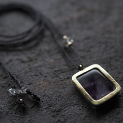 trapiche-amethyst brass necklace (mitsudomoe) 12枚目の画像