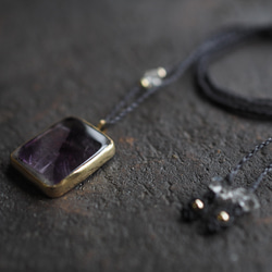 trapiche-amethyst brass necklace (mitsudomoe) 9枚目の画像