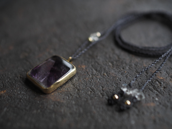 trapiche-amethyst brass necklace (mitsudomoe) 9枚目の画像