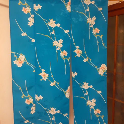 着物リメイク、のれん、お部屋のインテリアに、お店のレイアウトに