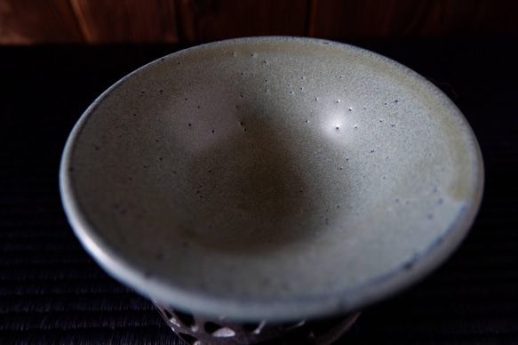 【sold】黒彩アロマポット青皿１ 2枚目の画像