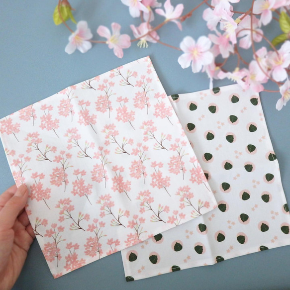 桜と桜餅のお花見コットンハンカチの2枚ギフトセット　母の日 ギフト 送別 誕生日などギフトにも 2枚目の画像