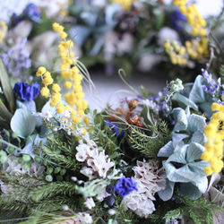 ミモザと青い小花の花冠風リース✳︎ドライフラワー◎26センチ 4枚目の画像