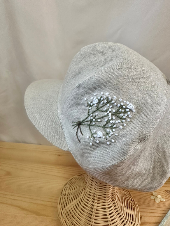 【キッズ】フレンチリネンのかすみ草手刺繍 キャスケット帽　 4枚目の画像