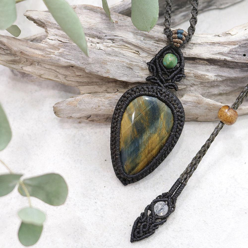 タイガーアイとブルーオパールマクラメネックレスmac239