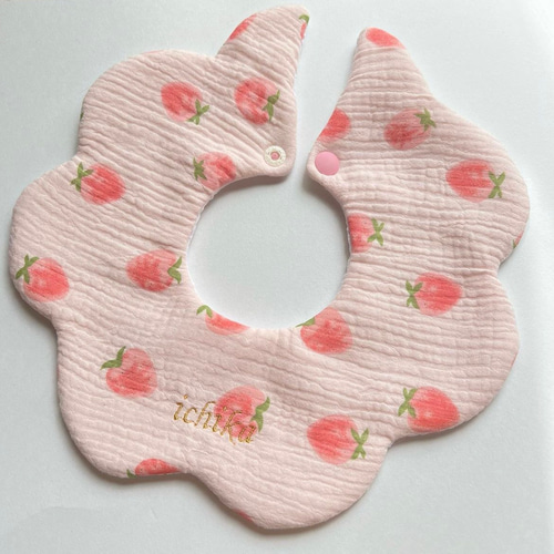 お名前刺繍スタイ オーダースタイ いちごぽこぽこガーゼ×レース お名前刺繍スタイ オーダースタイ いちごぽこぽこガーゼ×レース