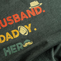 ユニセックスTシャツ【HUSBAND. DADDY. HERO.】メンズ 8枚目の画像