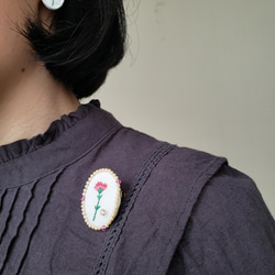 【特集掲載】早割　母の日　カーネーション刺繍　華やかブローチ＆耳飾りセット 16枚目の画像