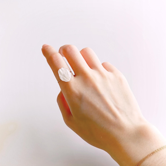 【ワケありな逸品】Everpink Sakura. 本物のお花　 桜の花びらのコイルリング 12号フリーサイズ 指輪 8枚目の画像