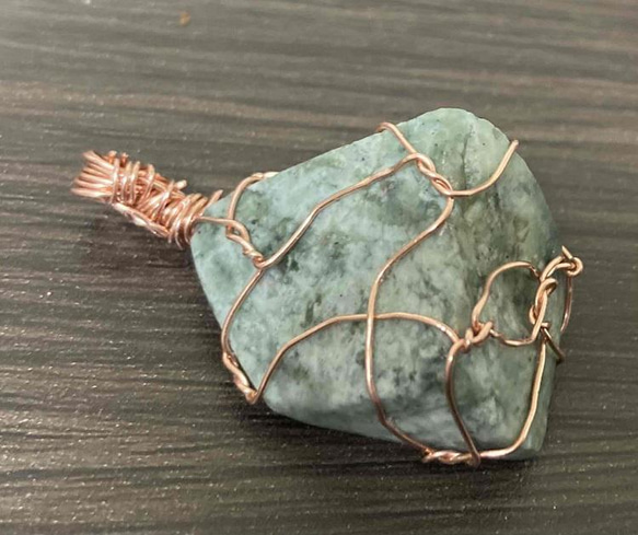 世界最大級」の「翡翠埋蔵地」阿波剣山の「緑翡翠ワイヤージュエリー