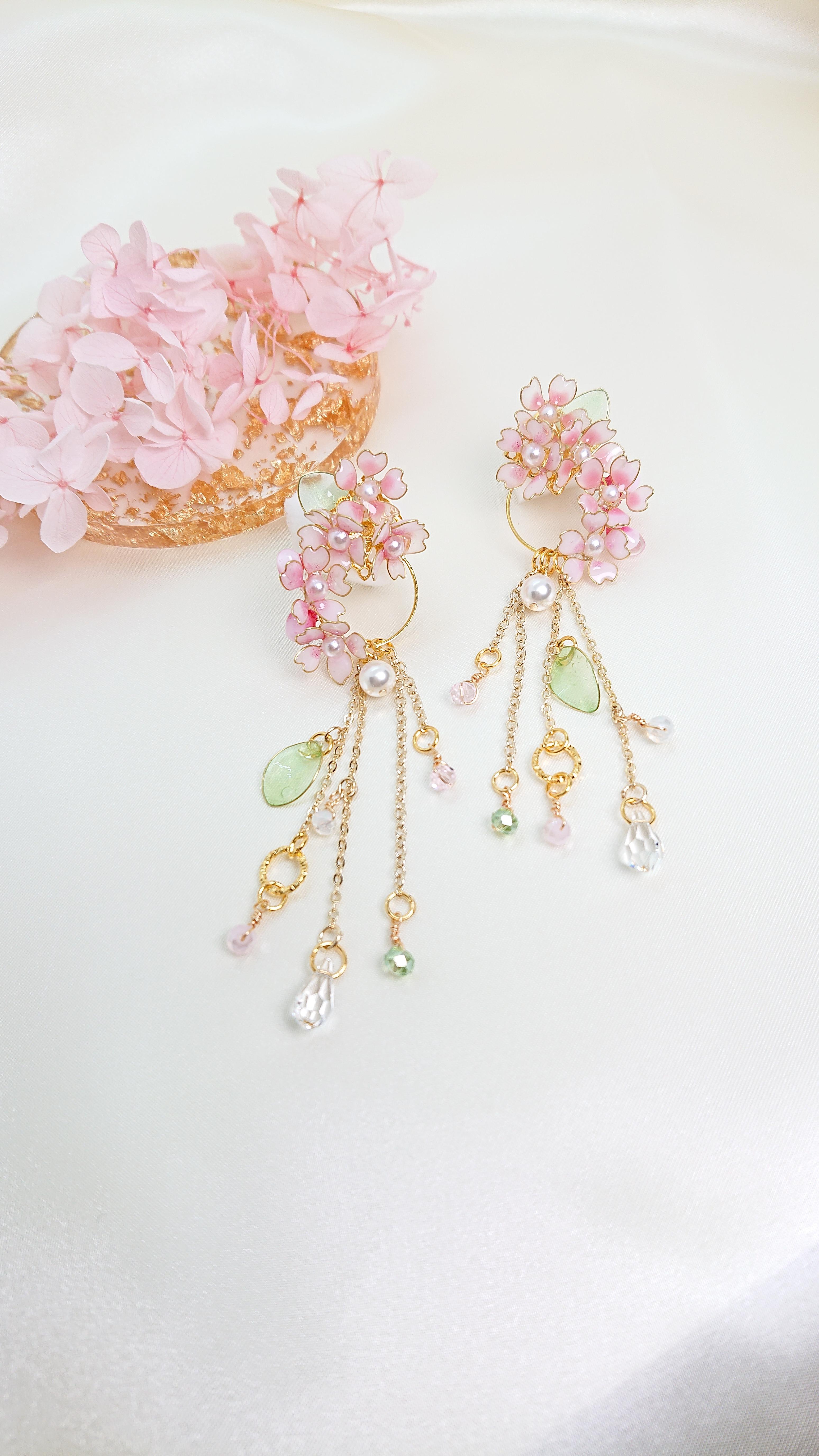 再販まつり✨嬉しい オマケ 付き✨人気 軽量 艶 桜 桜ピアス 桜イヤリング ピンク 上品 キレイめ 透明感 しずく