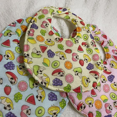 ダブルガーゼのスタイ♪パグちゃん柄 スタイ・よだれかけ 犬もんね