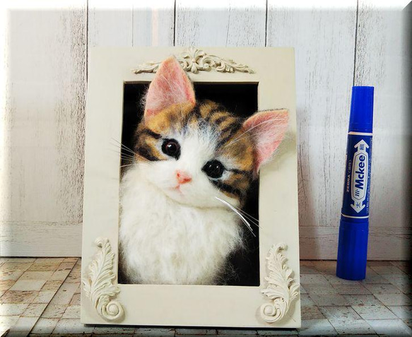 猫の額縁 ネコとカニ 額縁 半切 53×43 美術品 刺繍 毛糸 - メルカリ