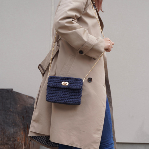 ネイビー ポンポン付き編みバッグ gios-shop_atelierksk-we22s030