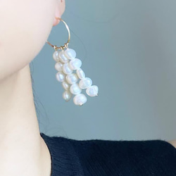 【数量限定】14kgf baroque pearl fringe 淡水パール　フープピアス　 4枚目の画像