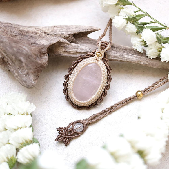 ローズクォーツマクラメネックレスmac294 ネックレス・ペンダント