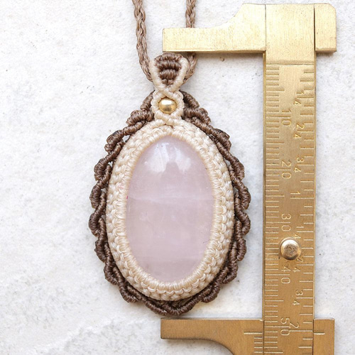 ローズクォーツマクラメネックレスmac294 ネックレス・ペンダント