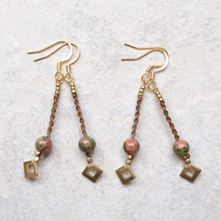 天然石一粒ーシンプル真鍮とユナカイトマクラメピアスmacp065軽やかに揺れるアレルギーフリーのアクセサリー 7枚目の画像