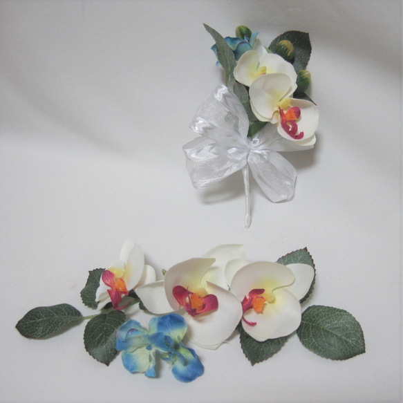 カサブランカ、ブルースターと胡蝶蘭のクレッセントブーケ♪ブートニア付き♪生花みたいに綺麗な造花です♪高品質なのに安い 16枚目の画像
