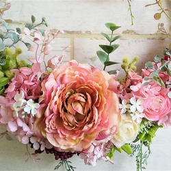 大輪のお花のエレガントリース　ピンク　　母の日、結婚記念日、喜寿、古希のお祝等。 5枚目の画像
