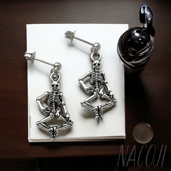 ダンシングスカル チャーム・ピアス