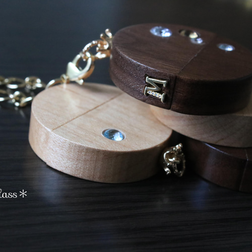 ぬくもりある天然木のパーツを組み合わせて作るペンダント 受注製作＊木のぬくもりのUSBメモリ＊BirthStoneUSB＊9月発送分