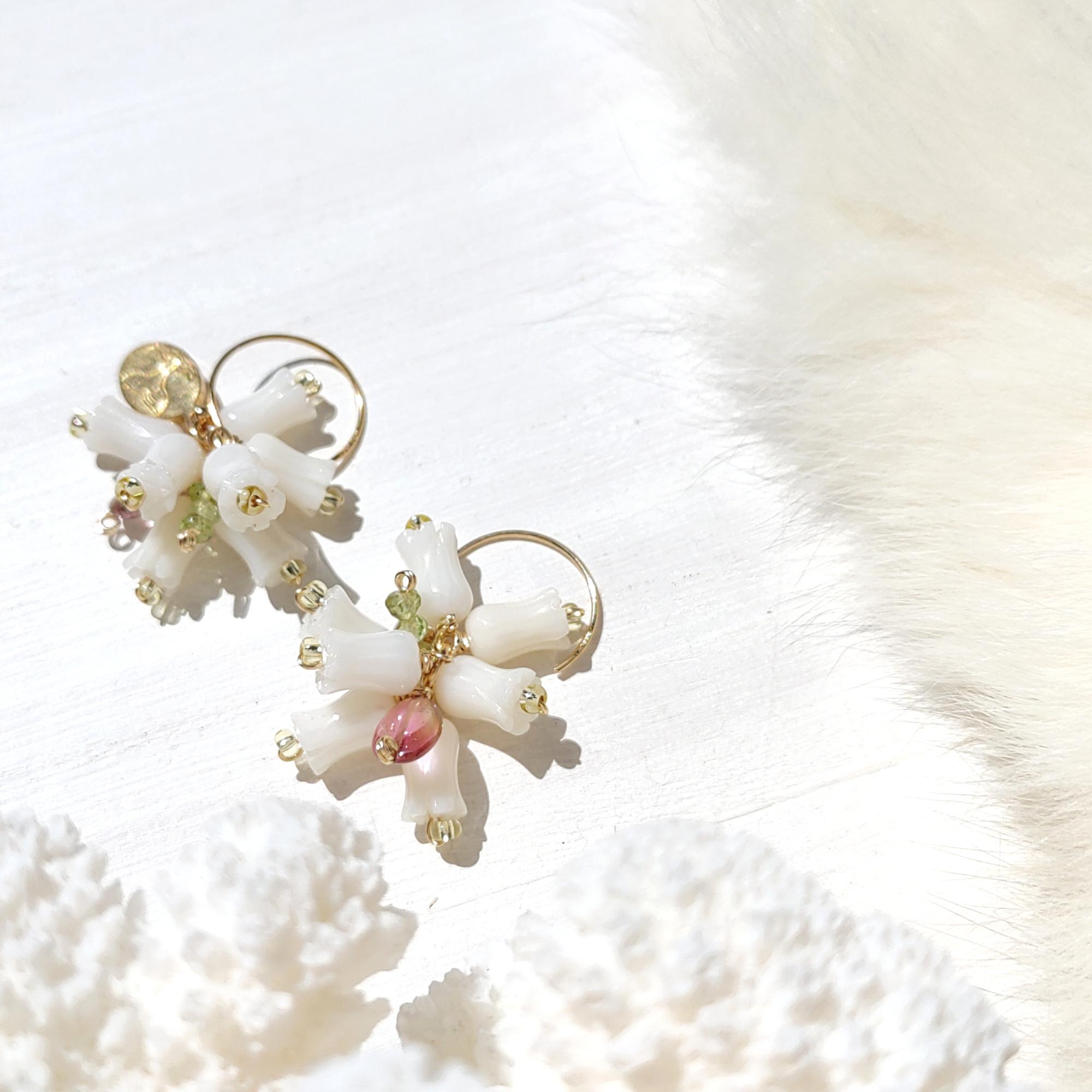 ♡White Bouquet earrings♡天然白珊瑚＆トルマリン＆ペリドット