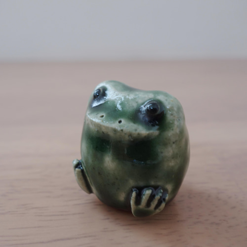ちいさなカエル 織部 グリーン 陶器 置物 ややホラー その他置物 つち
