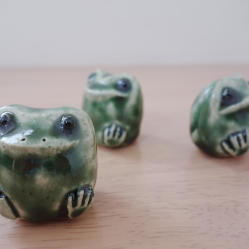 ちいさなカエル 織部 グリーン 陶器 置物 ややホラー その他置物 つち