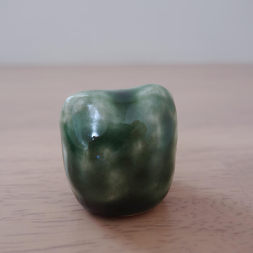 ちいさなカエル 織部 グリーン 陶器 置物 ややホラー その他置物