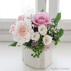 プリザーブドフラワー＜エクラン Sサイズ＞ピンク ホワイト 菊 ローズ 【仏花 お供え花】 3枚目の画像