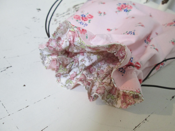 フレンチピンク小花ブーケアンティークコットンの小さな巾着ポーチ 10枚目の画像