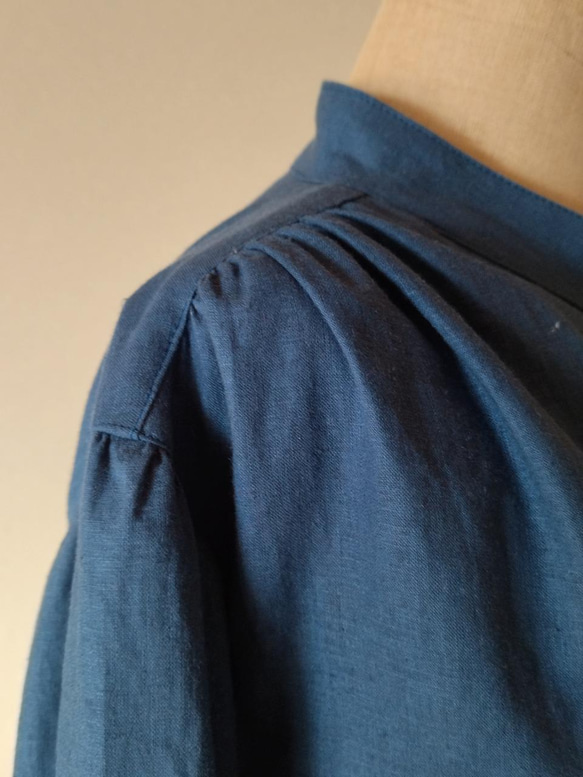 ブルーのシャツワンピース 3枚目の画像