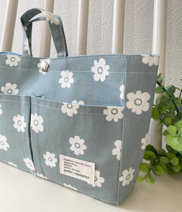 バッグインバッグ　Bag in Bag インナーバッグ　Ver.2 水色系に白い小さな花柄 1枚目の画像