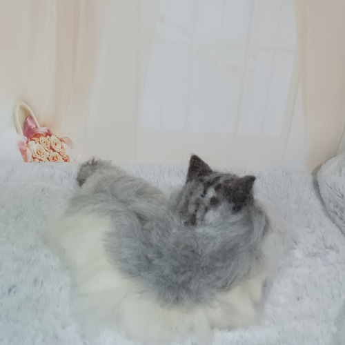 羊毛フェルト ロングヘアキャット～くつろポーズ 猫 ノルウェー
