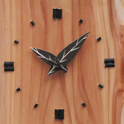 　木の掛時計 2枚目の画像