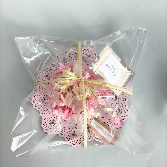 優しいピンクのお花❁フレームリース　受注制作　ギフト　インテリア　プリザーブドフラワー　ドライフラワー　母の日ギフト 11枚目の画像
