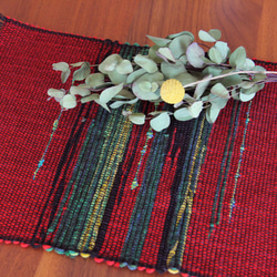 コットンウール手織りマット｟小｠　赤×グリーン　ランチョンマット/敷物/インテリア/花瓶敷き 1枚目の画像
