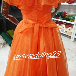 カラードレス オレンジ 結婚式 オフショルダー 2次会 人気 前撮り 8枚目の画像