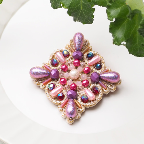 ビーズ刺繍ブローチ＞上品/フォーマルにも/大人/紫/ピンク/ラベンダー 