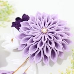 つまみ細工髪飾り　絹ダリアと3つの小花のクリップ　薄紫　成人式　七五三　卒業式 3枚目の画像