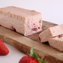 【終売】【7月限定】苺のクリームチーズケーキ 2枚目の画像