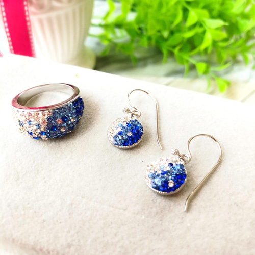 再販】グルーデコ 可愛い 丸型 揺れる ピアス クリスタル