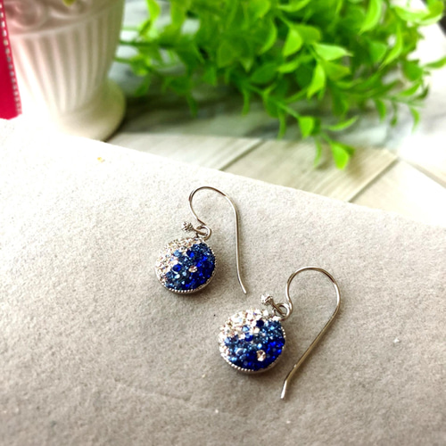 newデザイン】可愛いクローバー モアサナイト ピアス K18YG おおき