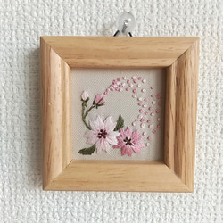 インテリア雑貨　ミニ刺繡フレーム　桜の花 1枚目の画像