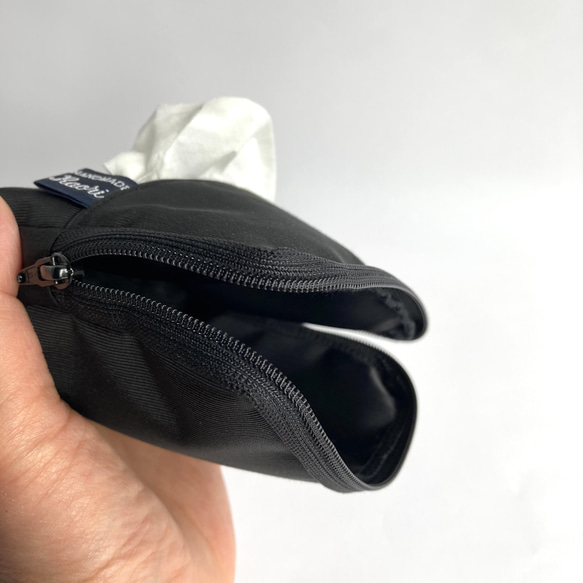 【2way】デスクまわり バッグ鞄にもかさばらない薄型コンパクト 撥水ナイロン ラウンドスクエアポーチ／カード 名刺入れ 9枚目の画像