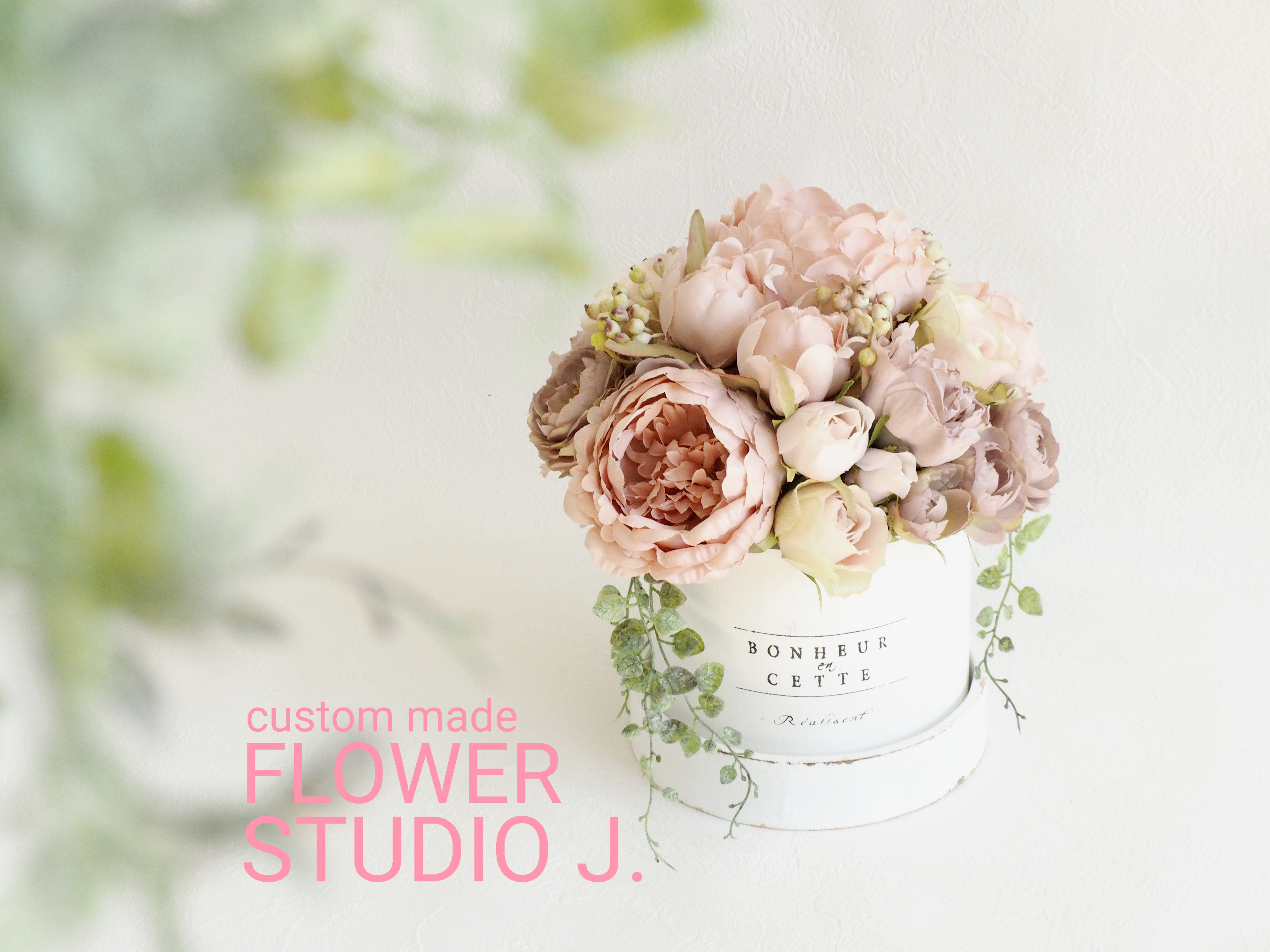 Classic Hat Box Arrangement / Antique Pink アートフラワー