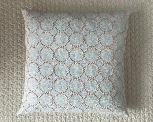 ミナペルホネン egg cushion タンバリン