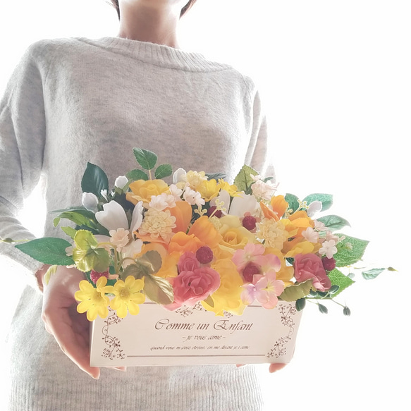 〜お母さんに花束を〜　フラワーバスケット　母の日　イエローブーケ　ピンク　薔薇　バラ　紫陽花　植物　カーネーション　木苺 2枚目の画像