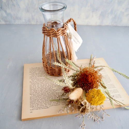 特集掲載！【ドライフラワーブーケ付き】編み込み花瓶の投げ入れ